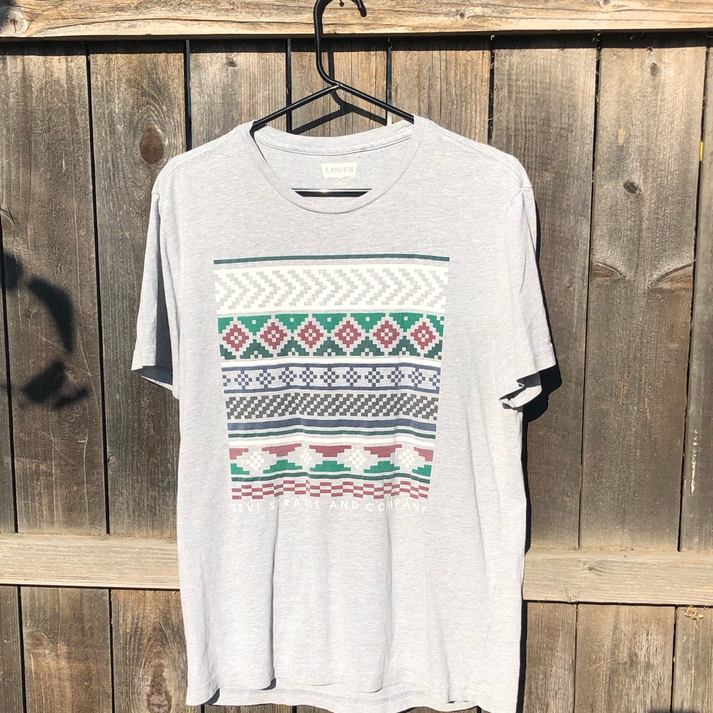 Levi Pattern Graphic Tee